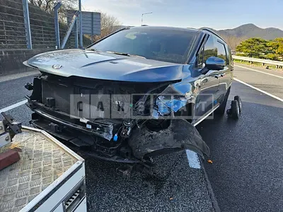 Photo 1 of 30: 2021 Kia Carnival — Korean insurance auction