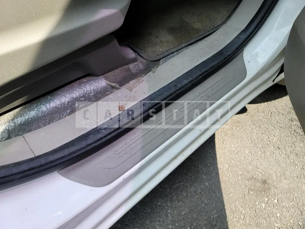 Photo 2 of 12: 2014 Kia Carnival, VIN KNAMC81ABFS035815 — Korean insurance auction
