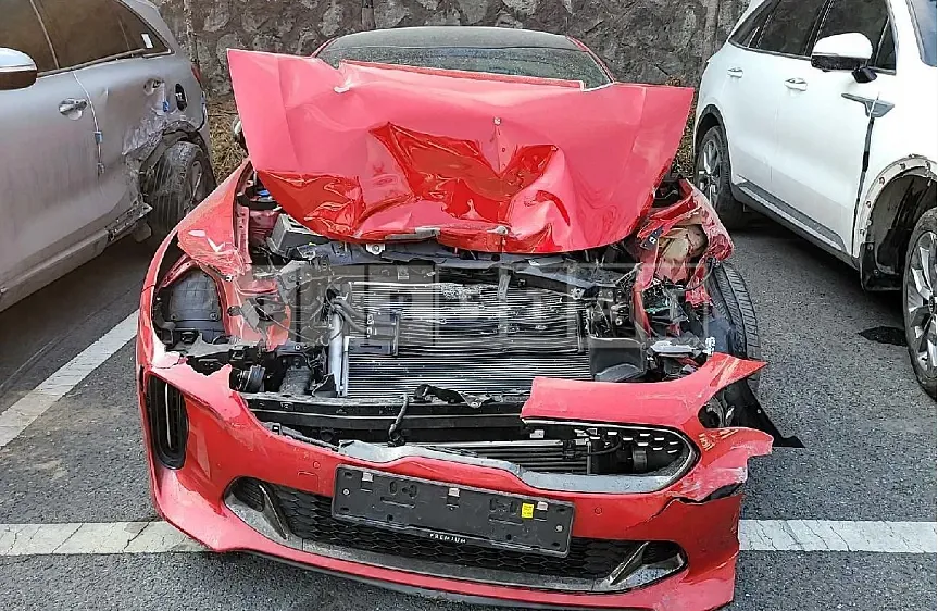 Photo 2 of 14: 2020 Kia Stinger, VIN KNAE351ABLS086483 — Korean insurance auction