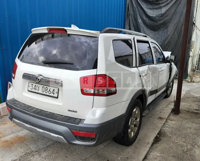 Photo 2 of 5: 2017 Kia Mojave, VIN KNAKN814DHA158220 — Korean insurance auction