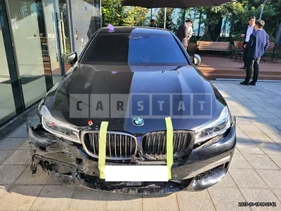 Photo 1 of 16: 2017 BMW M760Li xDrive, VIN WBA7H6102HG613343 — Korean insurance auction