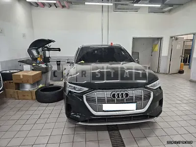 Photo 1 of 31: 2022 Audi e-tron 55 Four — Korean insurance auction