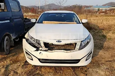 Photo 1 of 15: 2015 Kia K5, VIN KNAGN418BFA593824 — Korean insurance auction
