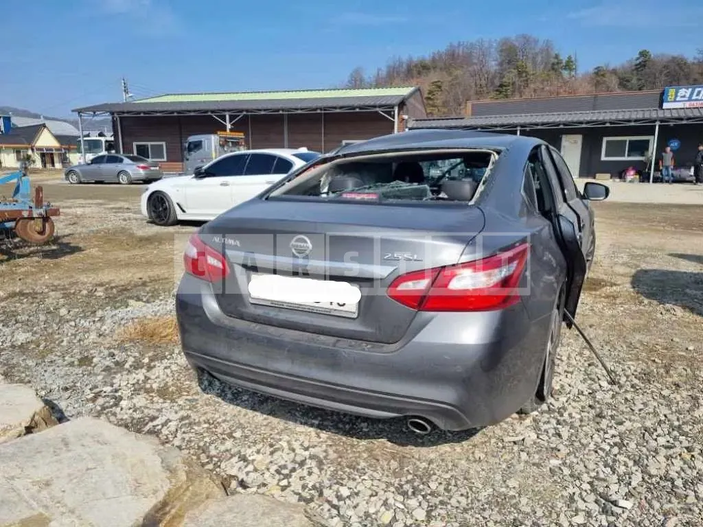 Photo 2 of 6: 2017 Nissan Altima 2.5, VIN 1N4AL3APXHC282673 — Korean insurance auction