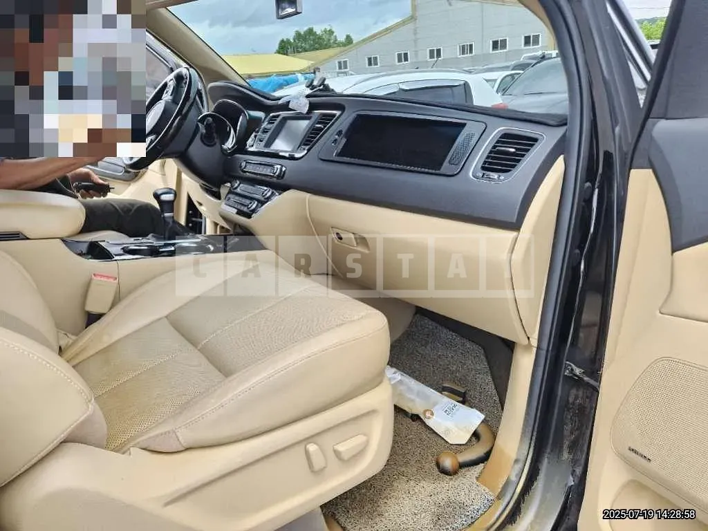 Photo 2 of 27: 2019 Kia Carnival Limousine — Korean insurance auction