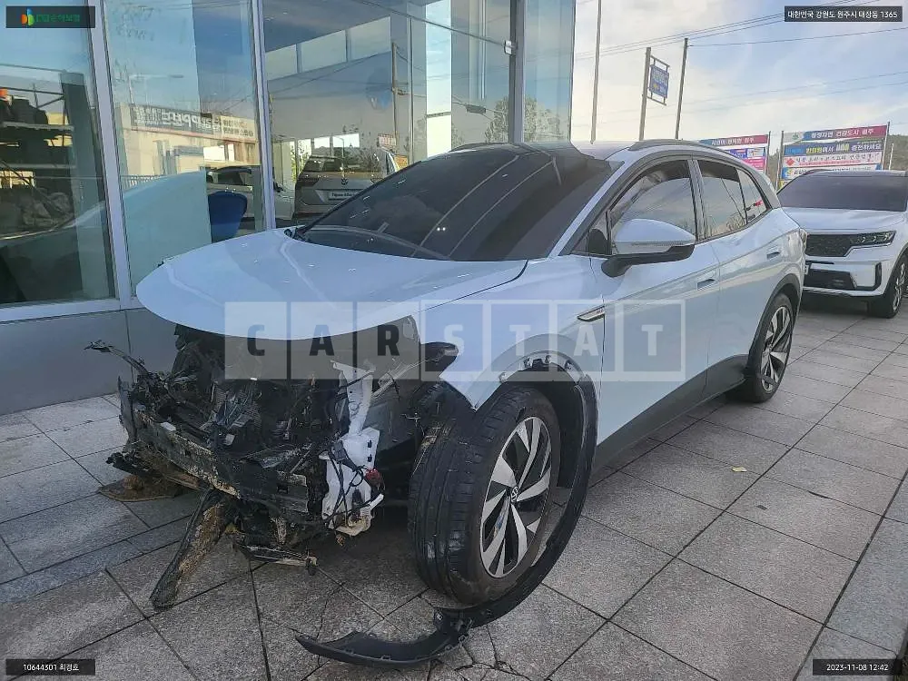 Photo 2 of 34: 2023 Volkswagen ID.4 Pro, VIN WVGZZZE2ZPE041389 — Korean insurance auction
