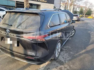 Photo 1 of 25: 2022 Toyota Siena Hybrid 2WD, VIN 5TDGRKEC5NS095405 — Korean insurance auction