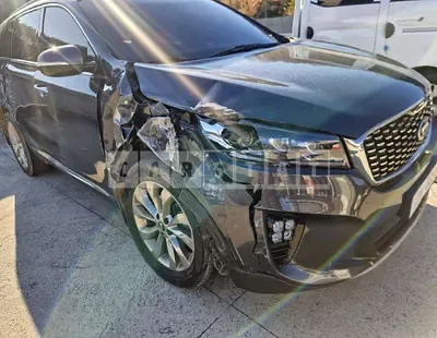 Photo 1 of 8: 2019 Kia Sorento, VIN KNAPG81ABKA524613 — Korean insurance auction