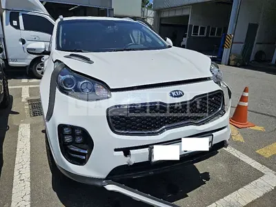 Photo 1 of 15: 2016 Kia Sportage — Korean insurance auction