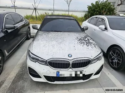 Photo 1 of 13: 2021 BMW 320i — Korean insurance auction