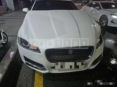 Photo 1 of 8: 2016 Jaguar XF 20d — Korean insurance auction