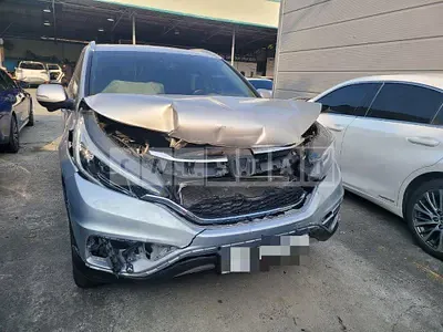 Photo 1 of 10: 2016 Honda CR-V 4WD — Korean insurance auction