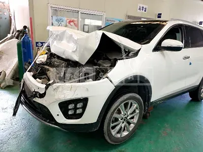 Photo 1 of 16: 2017 Kia Sorento, VIN KNAPH81ABHA279848 — Korean insurance auction