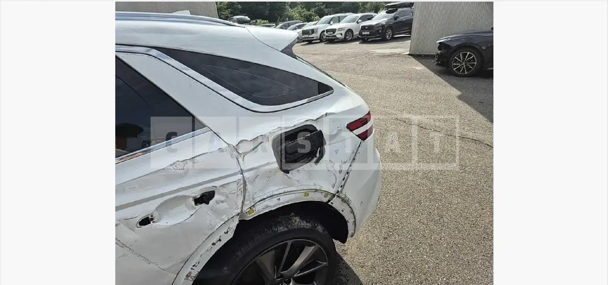 Photo 2 of 28: 2023 Genesis GV70 2.5T — Korean insurance auction