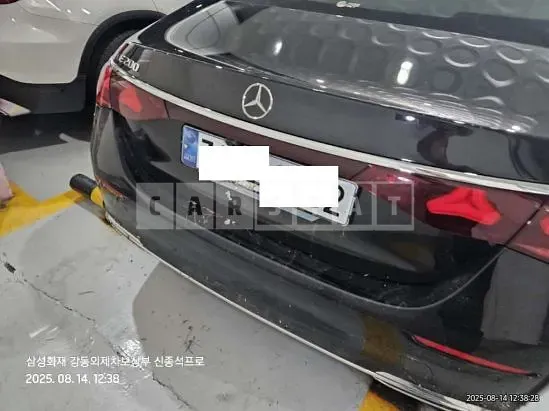 Photo 2 of 49: 2024 Mercedes-Benz E 200 — Korean insurance auction