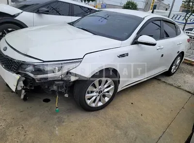 Photo 1 of 9: 2015 Kia K5 — Korean insurance auction