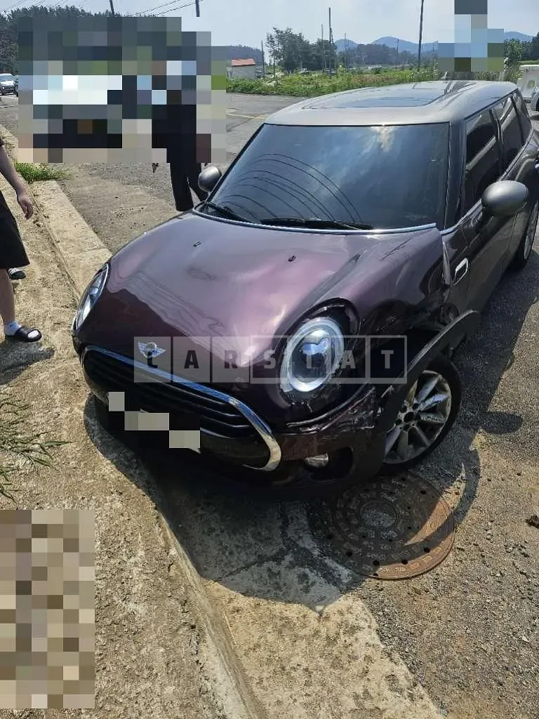 Photo 2 of 32: 2017 MINI Cooper D Clubman — Korean insurance auction