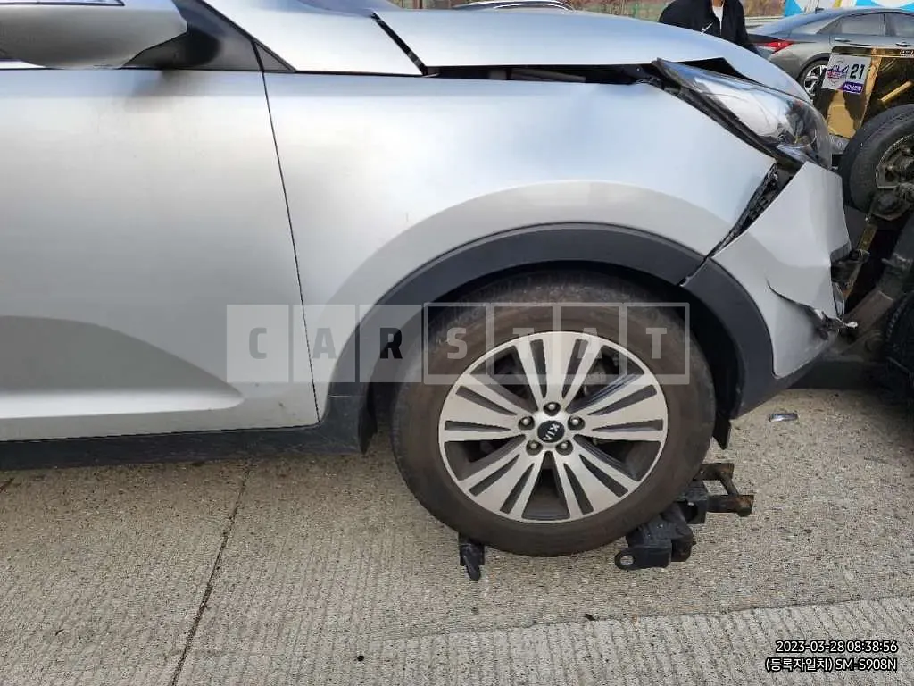 Photo 2 of 7: 2015 Kia Sportage, VIN KNAPE813BFK695238 — Korean insurance auction