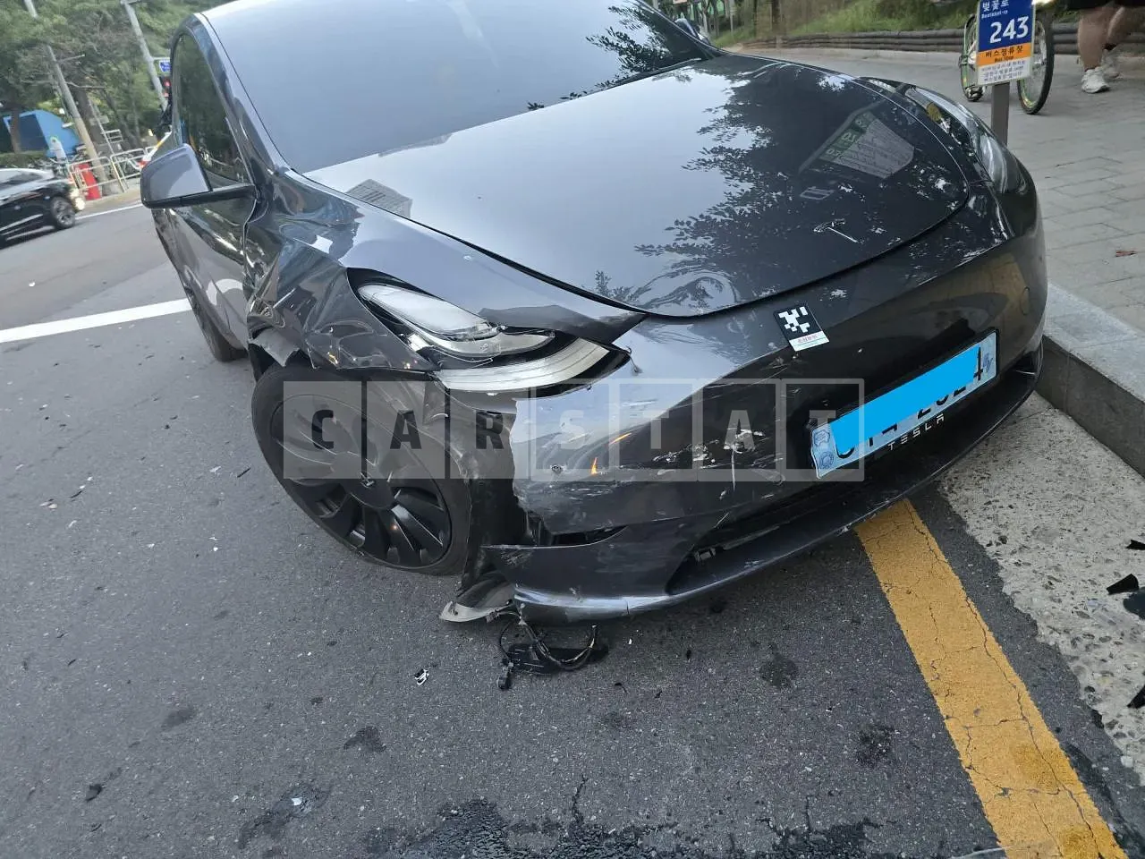 Photo 2 of 24: 2021 Tesla Model Y Long Range, VIN 5YJYGDEE4MF175515 — Korean insurance auction