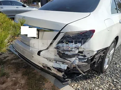 Photo 1 of 19: 2017 Mercedes-Benz E220d, VIN WDDZF0EBXHA095503 — Korean insurance auction