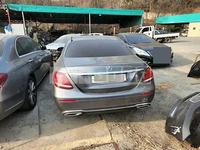 Photo 1 of 5: 2017 Mercedes-Benz E220 d, VIN WDDZF0EB2HA258225 — Korean insurance auction
