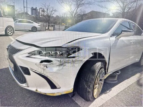 Photo 2 of 14: 2021 Lexus ES300h, VIN JTHBA1C15M2006921 — Korean insurance auction