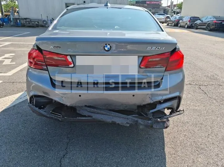 Photo 2 of 8: 2017 BMW 520d xDrive, VIN WBAJC510XHWB83794 — Korean insurance auction