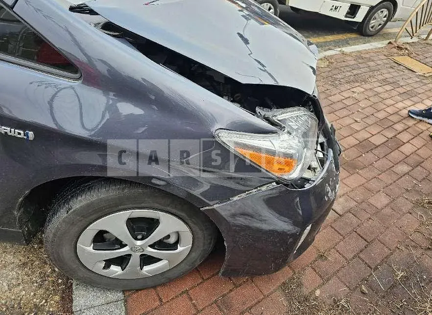 Photo 2 of 9: 2014 Toyota Prius — Korean insurance auction