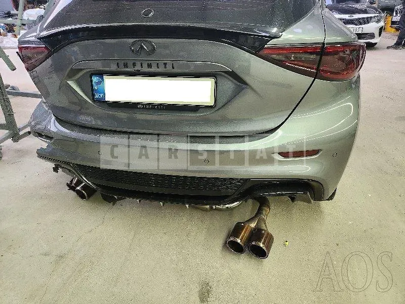 Photo 2 of 8: 2017 Infiniti Q30, VIN SJKCH53E6HA054755 — Korean insurance auction