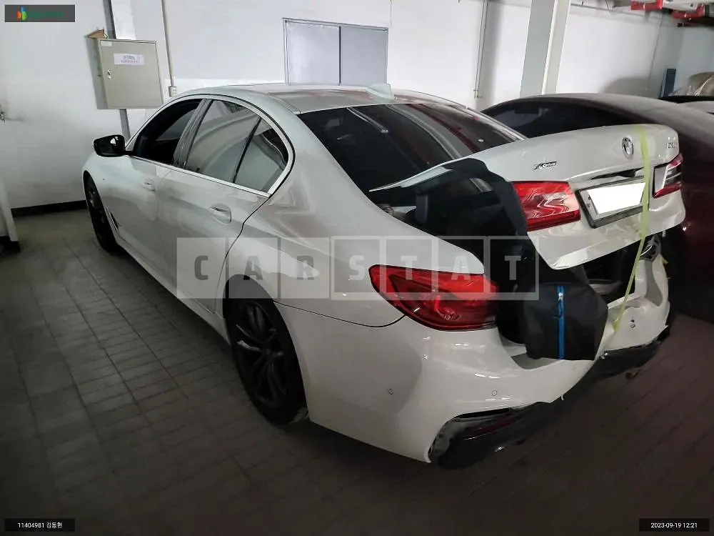 Photo 2 of 11: 2019 BMW 520d xDrive M Sport Package, VIN WBAJF5107KBJ09977 — Korean insurance auction
