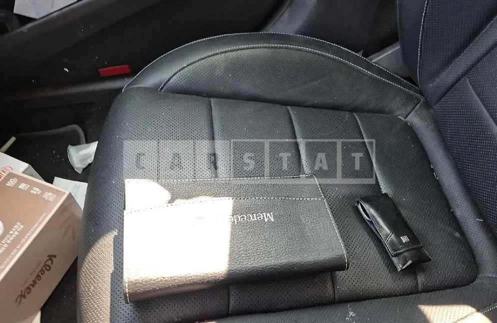 Photo 2 of 65: 2021 Mercedes-Benz E300 e 4Matic — Korean insurance auction