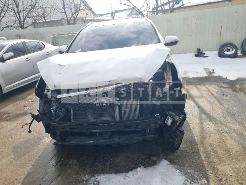 Photo 2 of 26: 2017 Kia Sorento, VIN KNAPH81ABHA326228 — Korean insurance auction