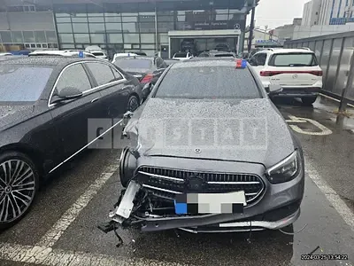 Photo 1 of 31: 2022 Mercedes-Benz E250 — Korean insurance auction