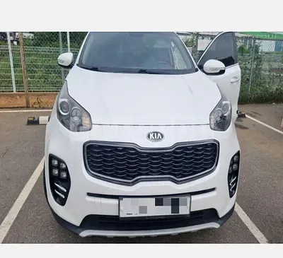 Photo 1 of 13: 2017 Kia Sportage — Korean insurance auction