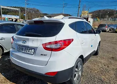 Photo 1 of 13: 2015 Hyundai Tucson, VIN KMHJT81VBFU995301 — Korean insurance auction