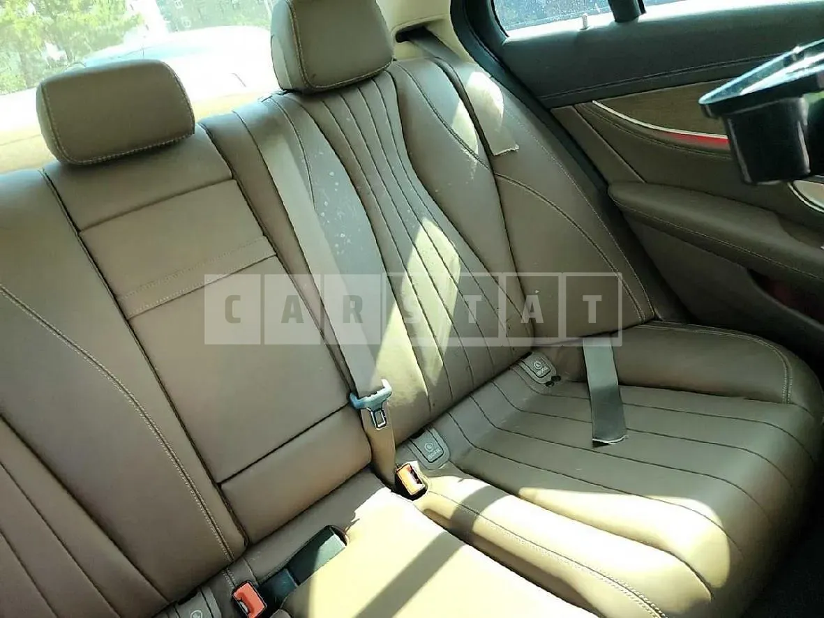 Photo 2 of 37: 2017 Mercedes-Benz E300 4Matic — Korean insurance auction