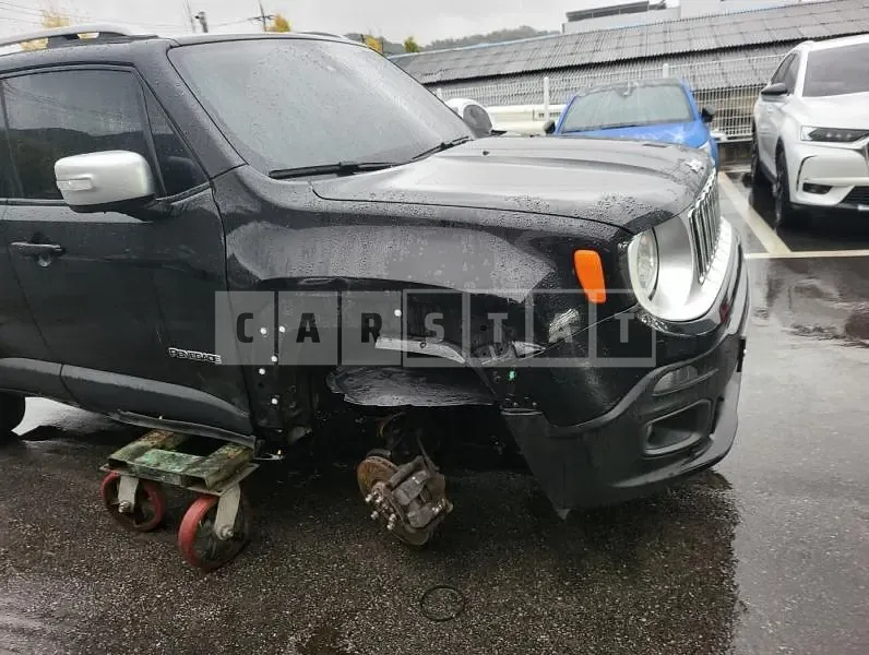 Photo 2 of 16: 2016 Jeep Zip Renegade — Korean insurance auction