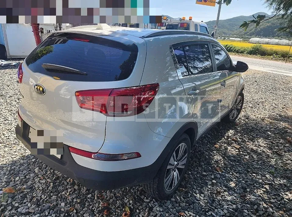 Photo 2 of 22: 2015 Kia Sportage R — Korean insurance auction
