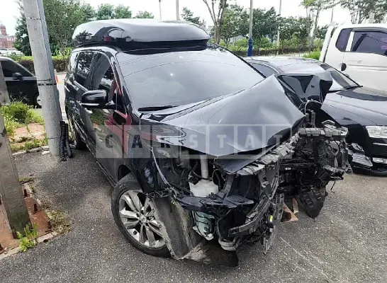 Photo 2 of 20: 2017 Kia Carnival High Limousine, VIN KNAME811BHS334681 — Korean insurance auction