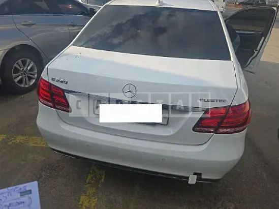 Photo 2 of 28: 2016 Mercedes-Benz E220 BlueTec — Korean insurance auction