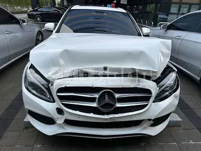 Photo 1 of 18: 2017 Mercedes-Benz C220 d — Korean insurance auction