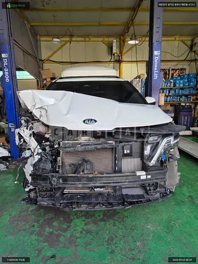 Photo 1 of 21: 2020 Kia Carnival, VIN KNANC81BBMS030521 — Korean insurance auction
