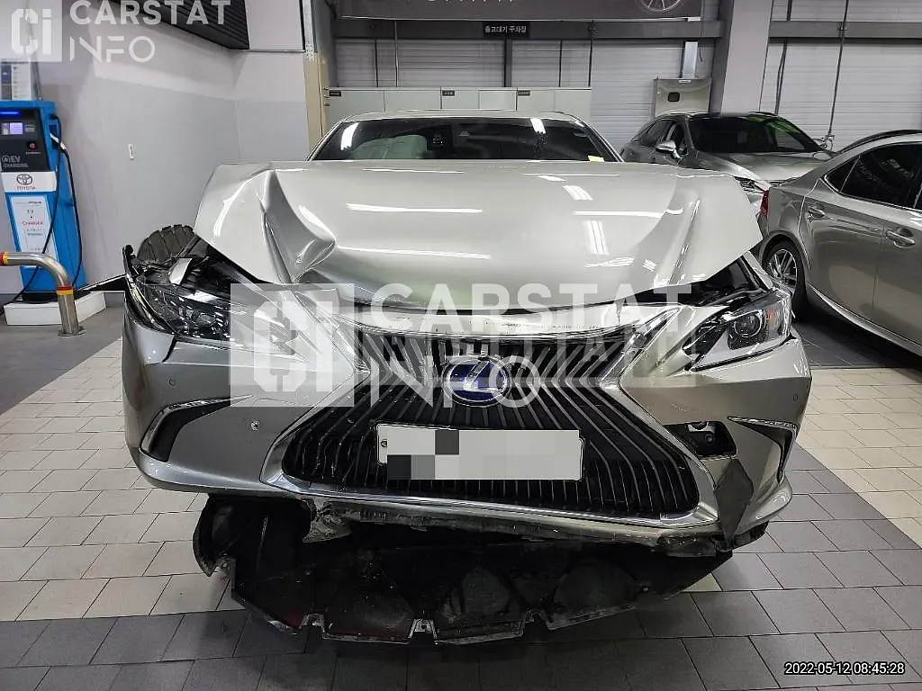 Photo 2 of 8: 2019 Lexus ES300h, VIN JTHB21B11K2045520 — Korean insurance auction