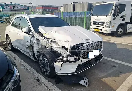 Photo 2 of 22: 2022 Volvo Hyundai GV70, VIN KMTMA811PNU002397 — Korean insurance auction