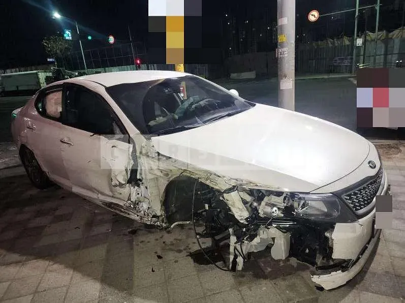 Photo 2 of 6: 2015 Kia K5 Hybrid — Korean insurance auction