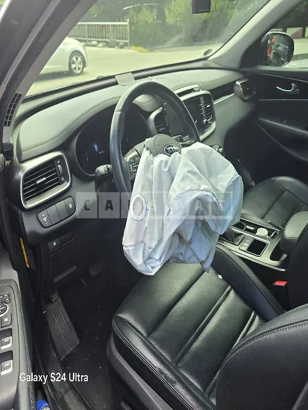 Photo 2 of 13: 2018 Kia Sorento — Korean insurance auction