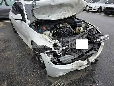 Photo 1 of 8: 2017 BMW 320i — Korean insurance auction