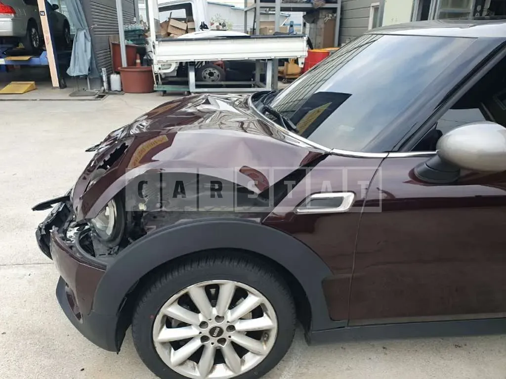 Photo 2 of 9: 2016 MINI Cooper D Clubman, VIN WMWLR9101G2E20788 — Korean insurance auction
