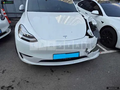 Photo 1 of 12: 2022 Tesla Model Y Long Range, VIN 7SAYGDEE0NF501265 — Korean insurance auction