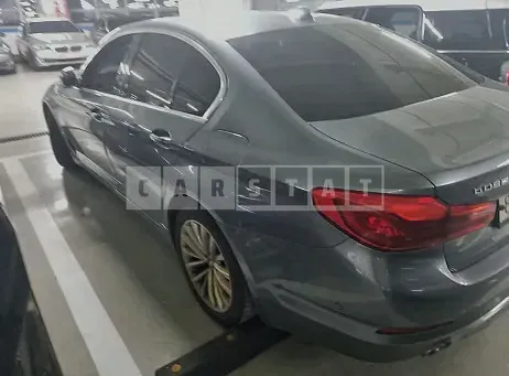 Photo 2 of 6: 2018 BMW 520d xDrive, VIN WBAJC5102JG861984 — Korean insurance auction